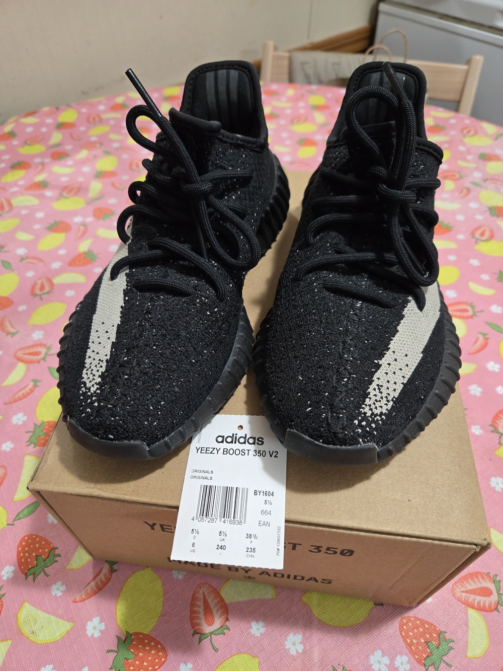 Adidas Yeezy Boost 350 V2 Size 6